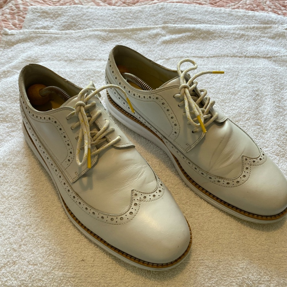 Cole Haan golf shoes. Size is US 10 and color is white